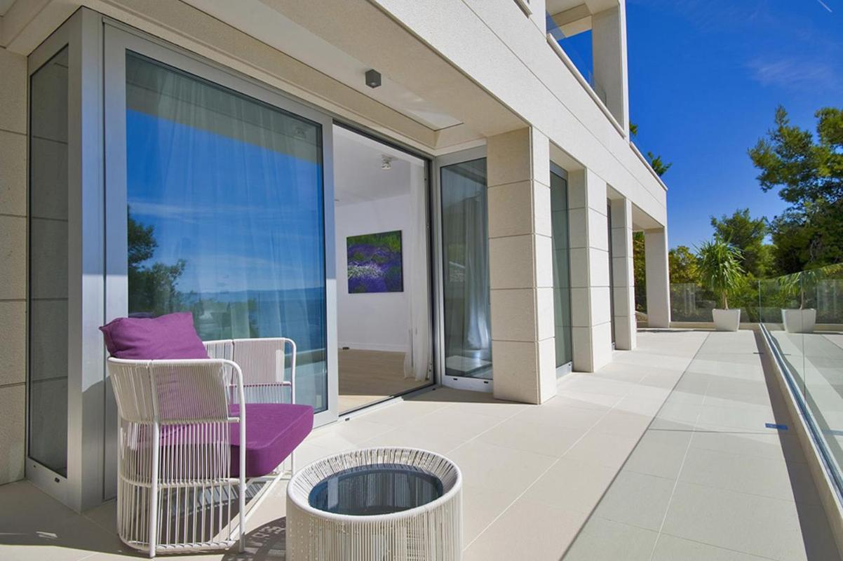 Luxury Seafront Villa My Dream With Private Pool, Jacuzzi And Staff At The Beach On Brac Island - Sumartin Selca  Bagian luar foto